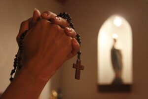 Última noche novenario difuntos: oraciones de misericordia